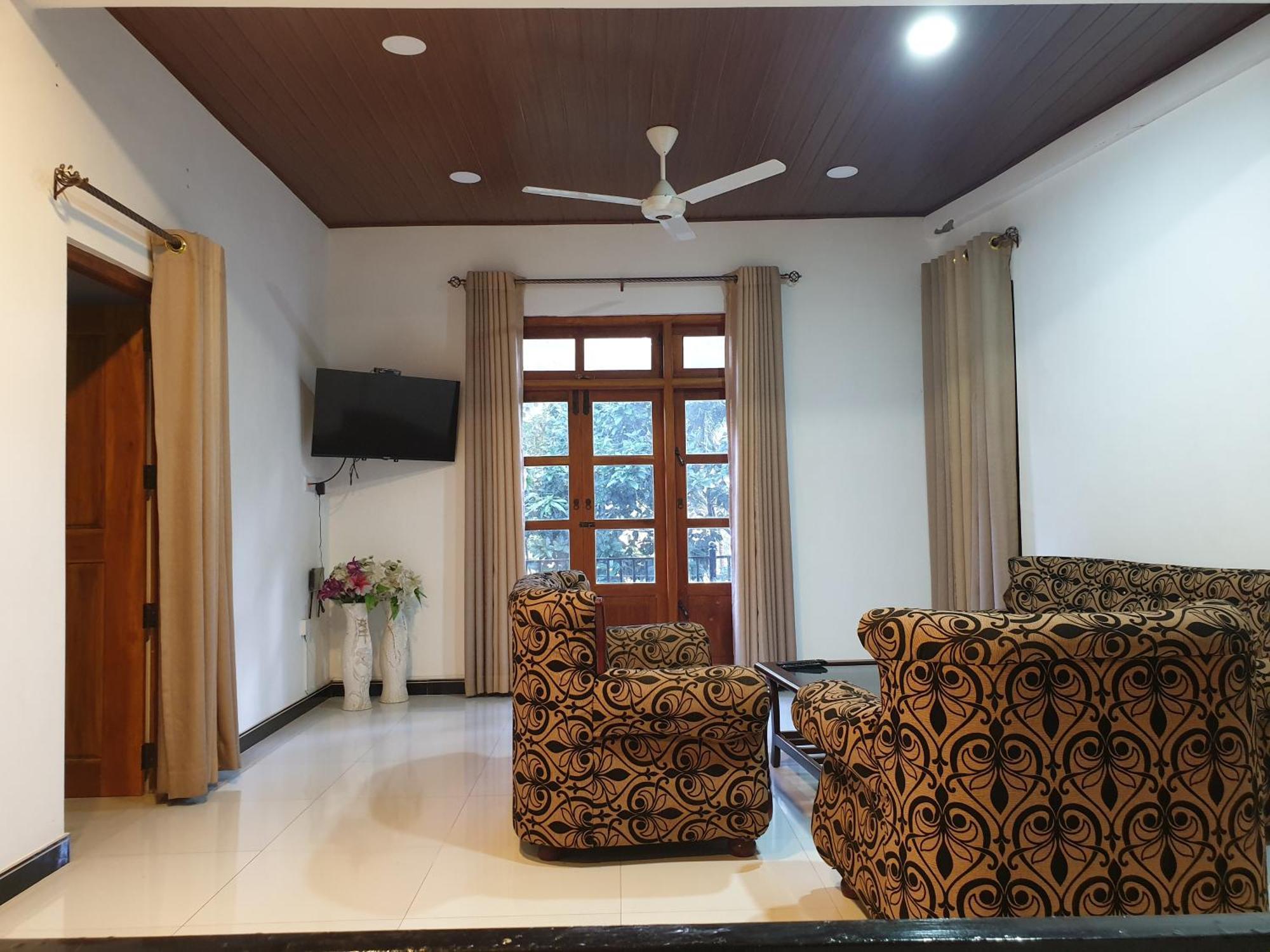 Enara Luxury Stay Katugastota Екстериор снимка
